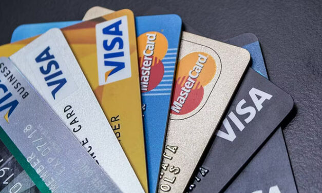 Mastering the Plastic: The Art of Managing Credit Cards Responsibly